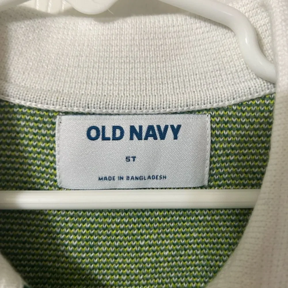 Old Navy Boys Long-sleeve Green/White Soccer Sweater(Size 5T)